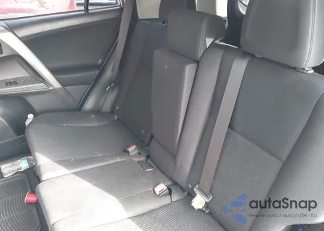 2015 Toyota Rav4 Xle z USA, uszkodzony, nr VIN JTMRFREVXFD118475